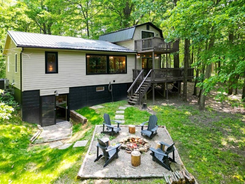 Exterior of Notestone Cabin.